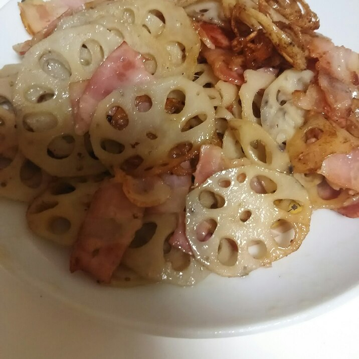 れんこんとベーコンのバター醤油炒め